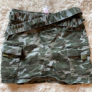 Girls size 12 cameo justice skirt